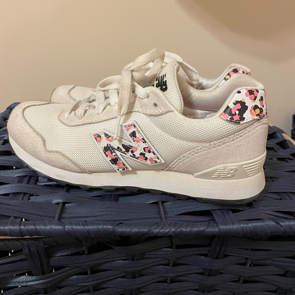 New Balance tennis shoes